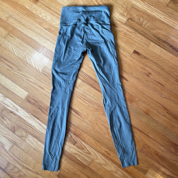 Lululemon Fast & Free Full Length Tight Non-Reflective 28"
Grey Sage size 2 EUC - Picture 8 of 11